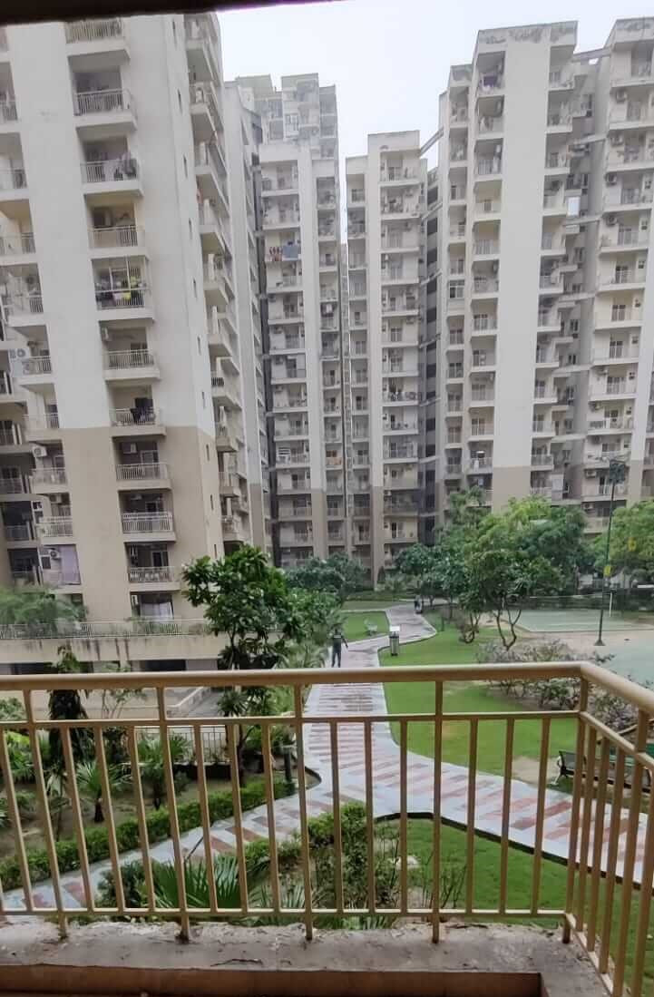 Ace Divino : 2 BHK Flat for sale in Gaur City 1, Noida Extension 