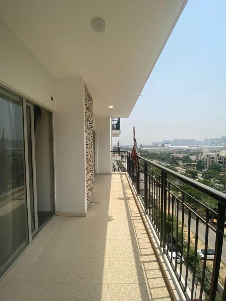 Himalaya Pride : 2+1 BHK Flat for sale in TechZone 4, Noida Extension