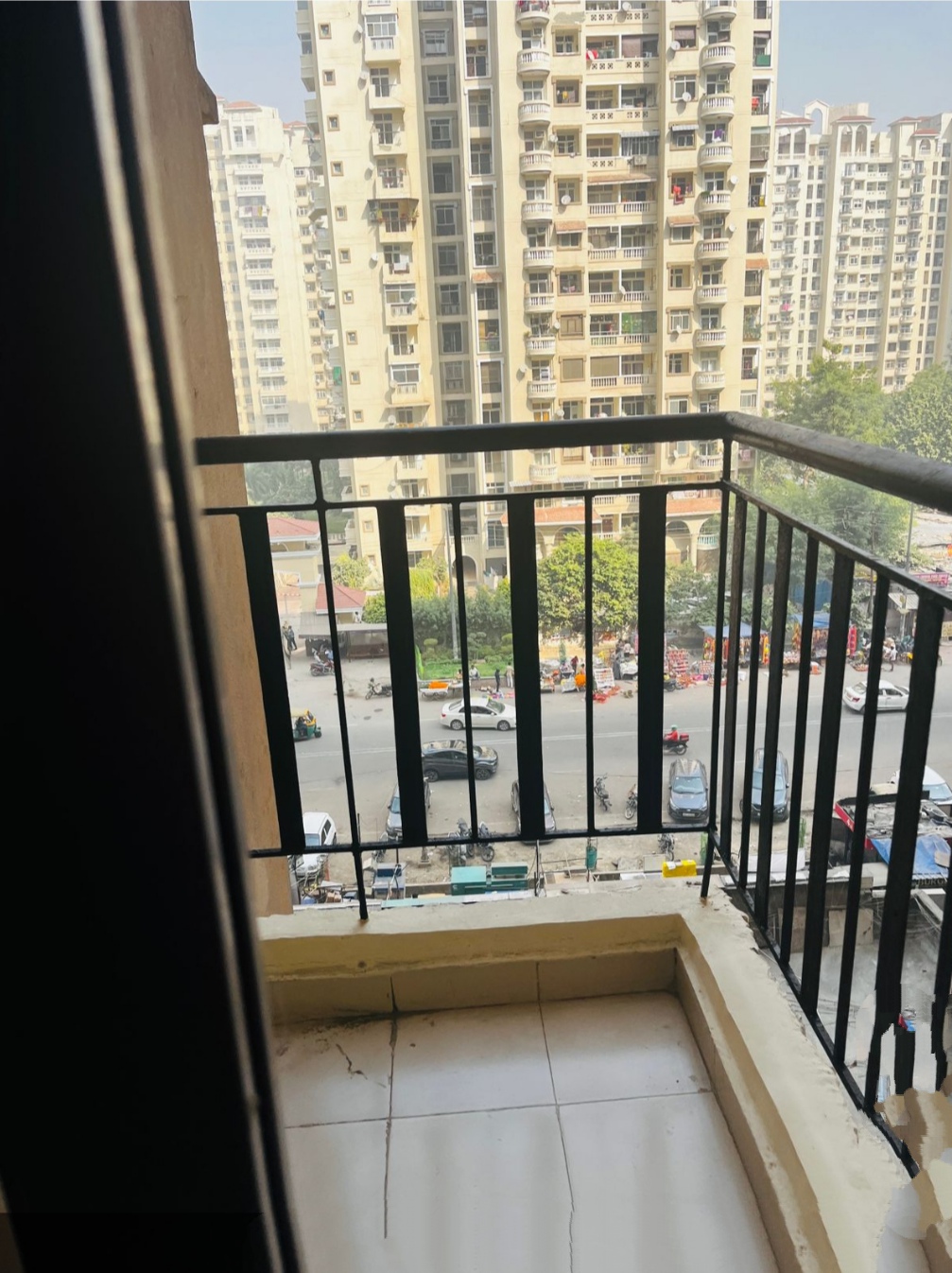 Hyde Park : 3 BHK Flat for sell in Sector 78 Noida