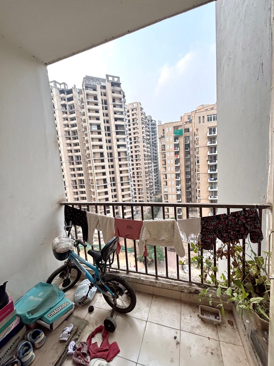 Wall Rock Aishwaryam :   2 BHK Flat for sale in Rock Wall Aishwaryam in Noida Extension