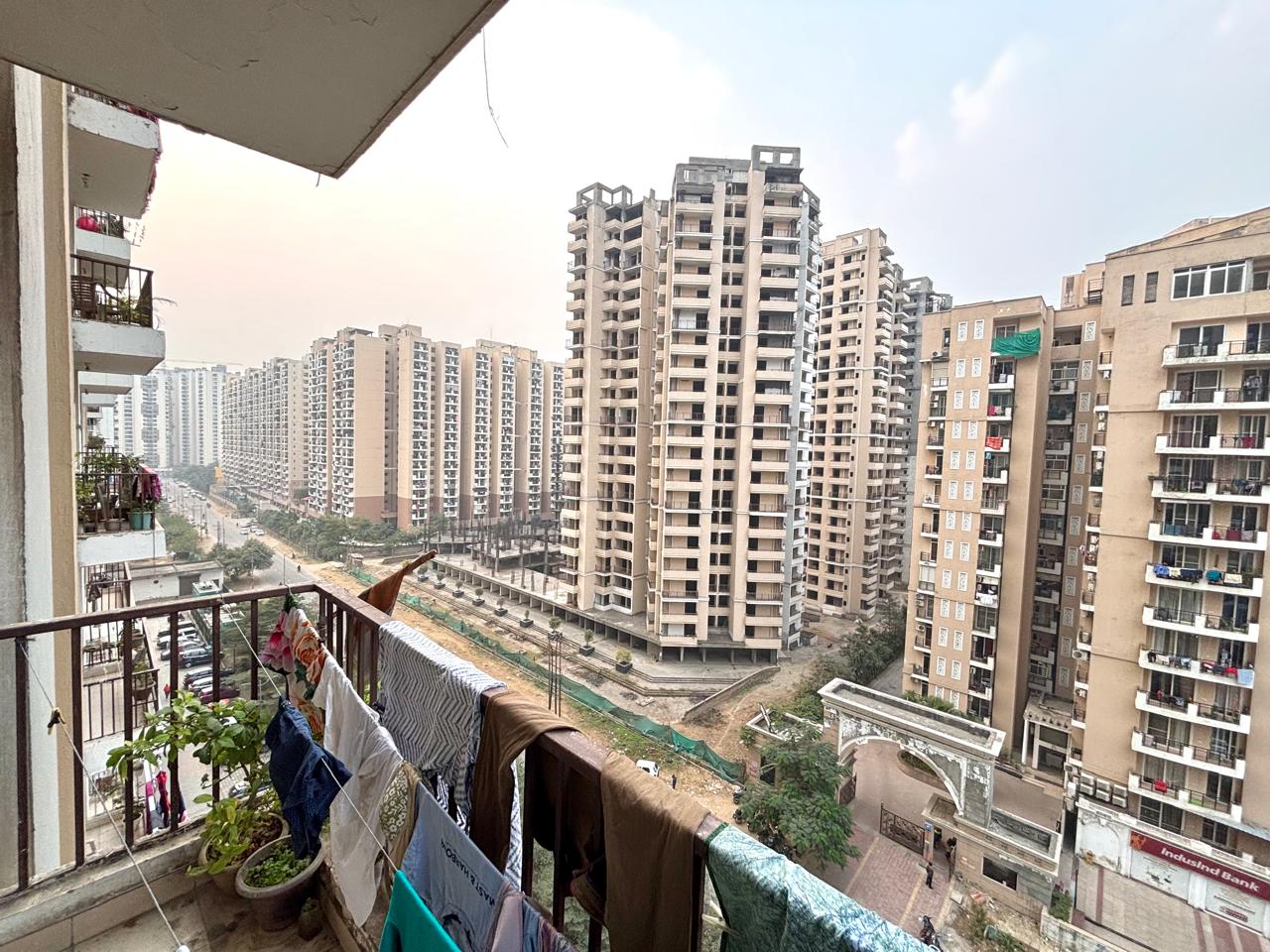 Wall Rock Aishwaryam :   2 BHK Flat for sale in Rock Wall Aishwaryam in Noida Extension